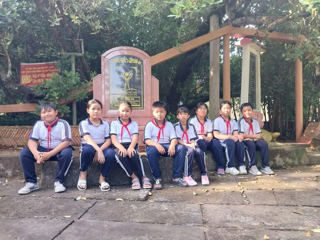 Hành trình đến với địa chỉ đỏ